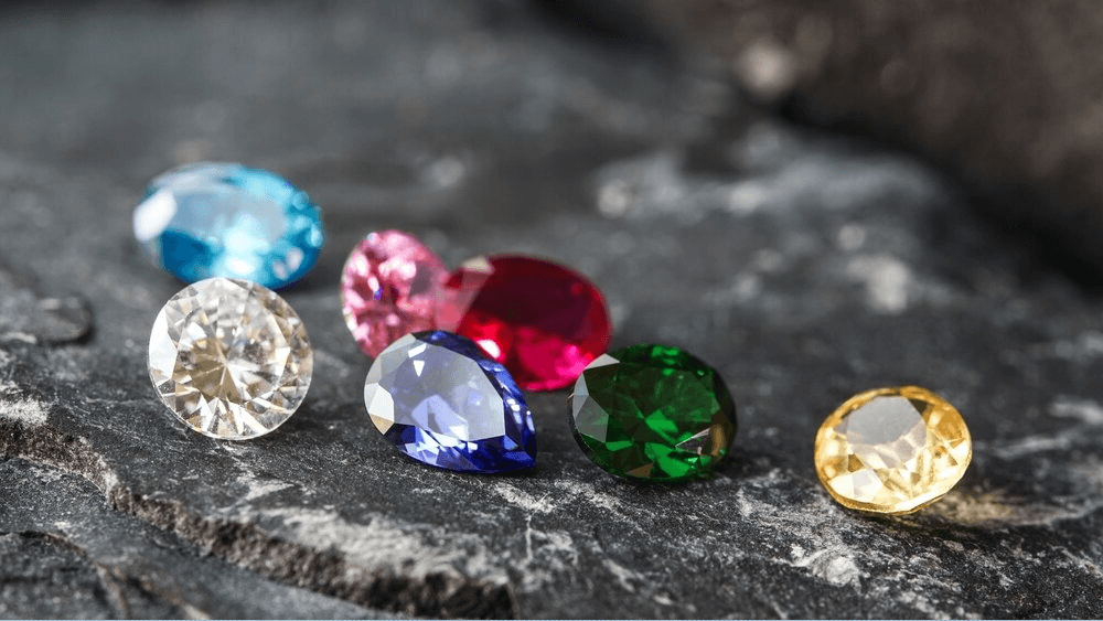 Simulated vs. Real Diamonds: Decoding Their Brilliance!