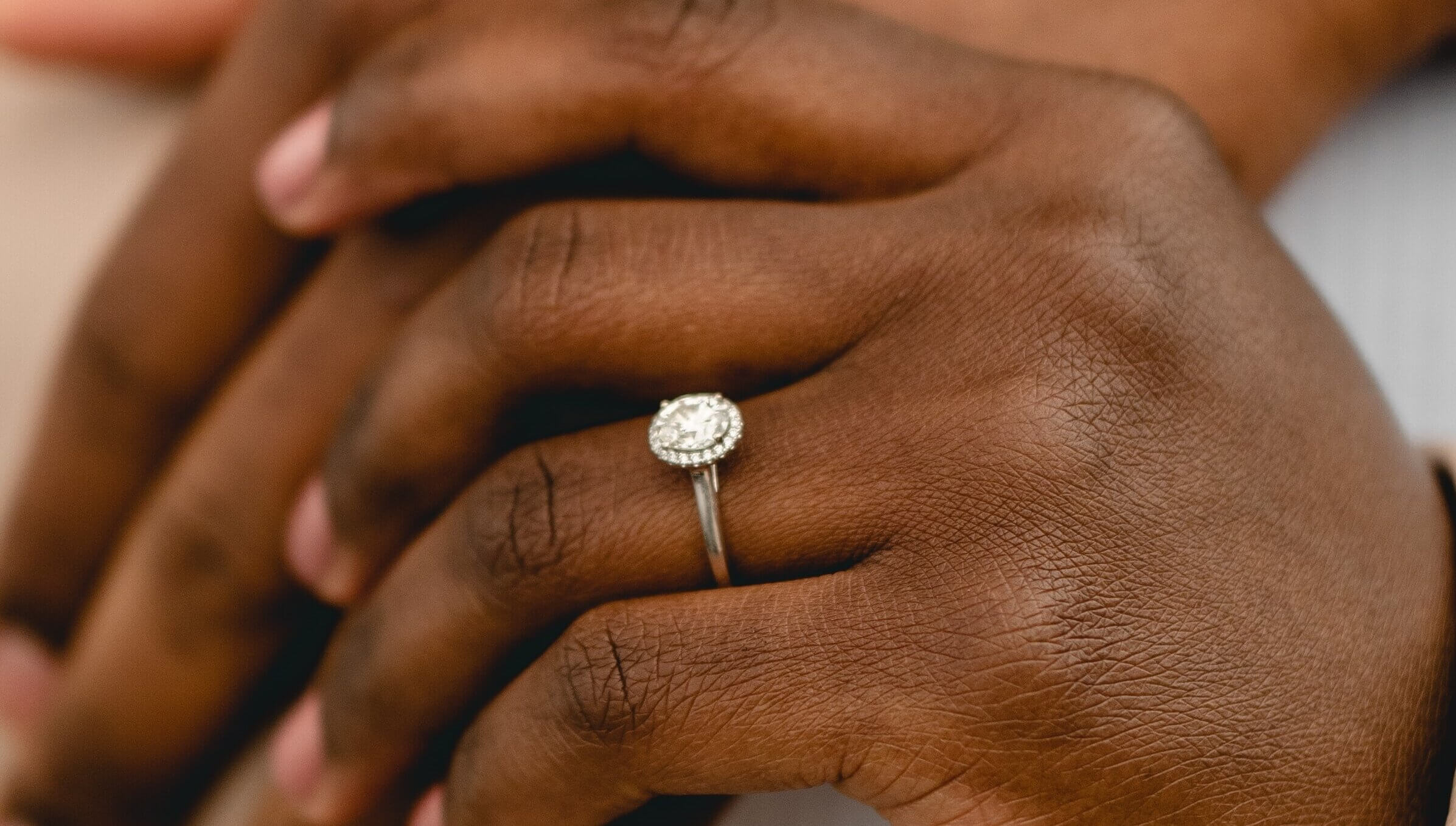 round halo diamond ring